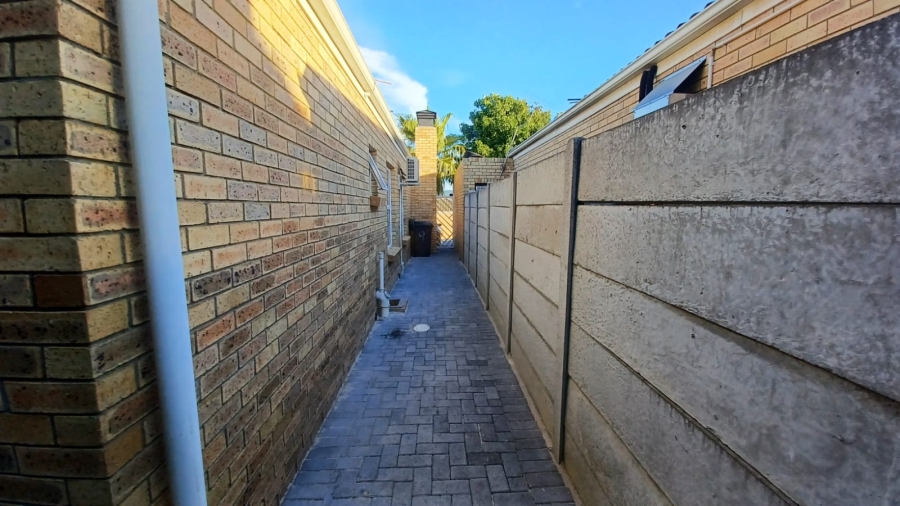 3 Bedroom Property for Sale in Protea Heights Western Cape